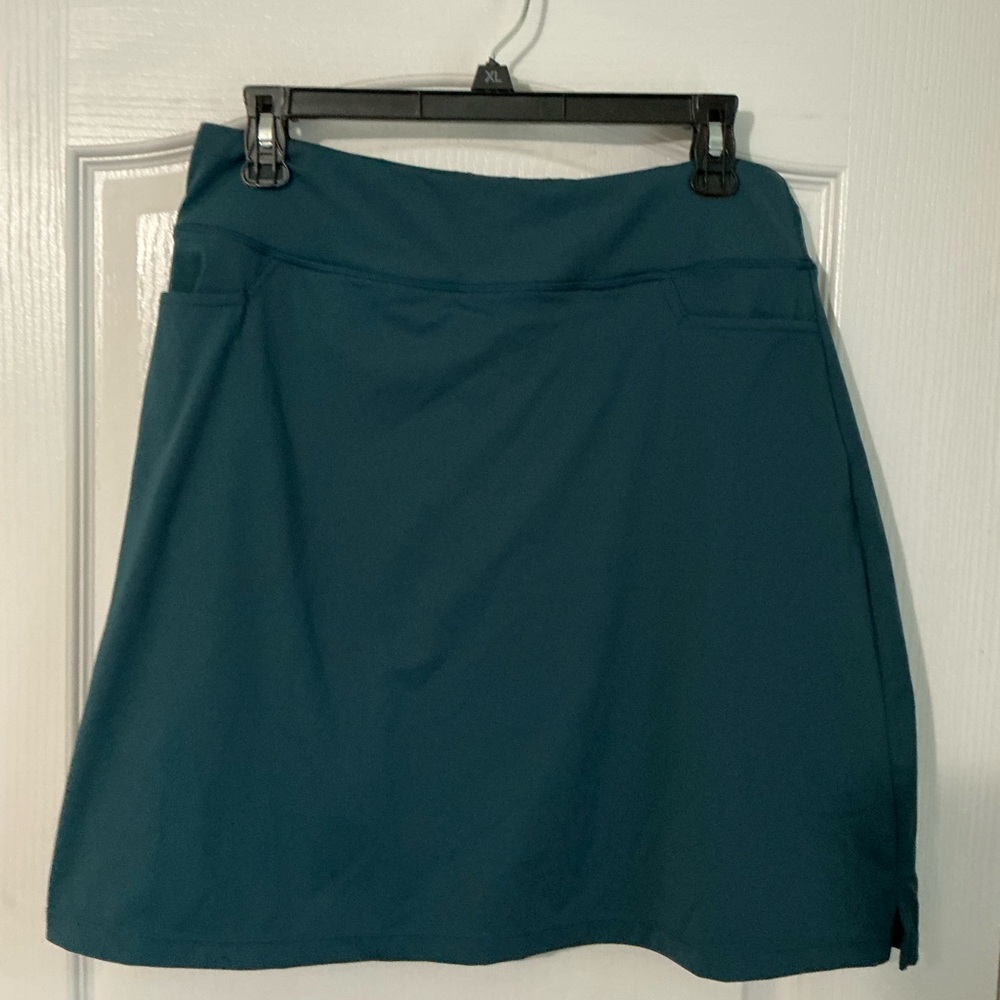 Women’s mid length  sport golf/tennis skorts